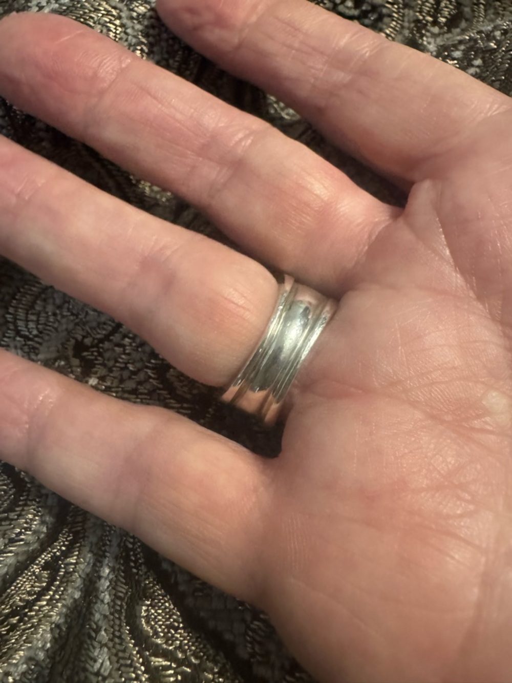 David Yurman Cable cigar, Diamond ring
5.5 gorgeous - Picture 2 of 8